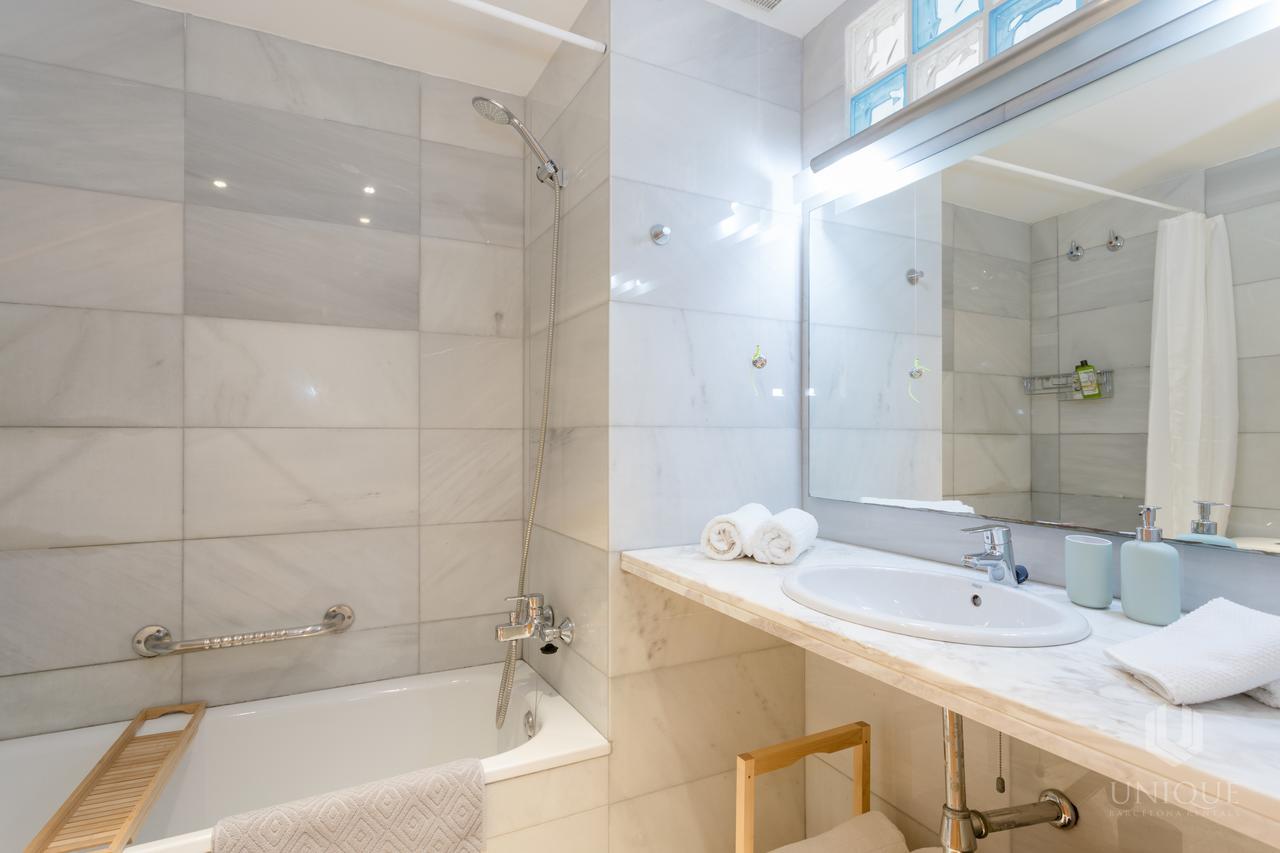 Unique Rentals - Stylish Seafront Duplex Barcelona Exterior foto